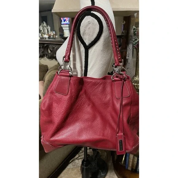 ANTONIO MELANI Bags Antonio Melani Red Leather Snap Closure